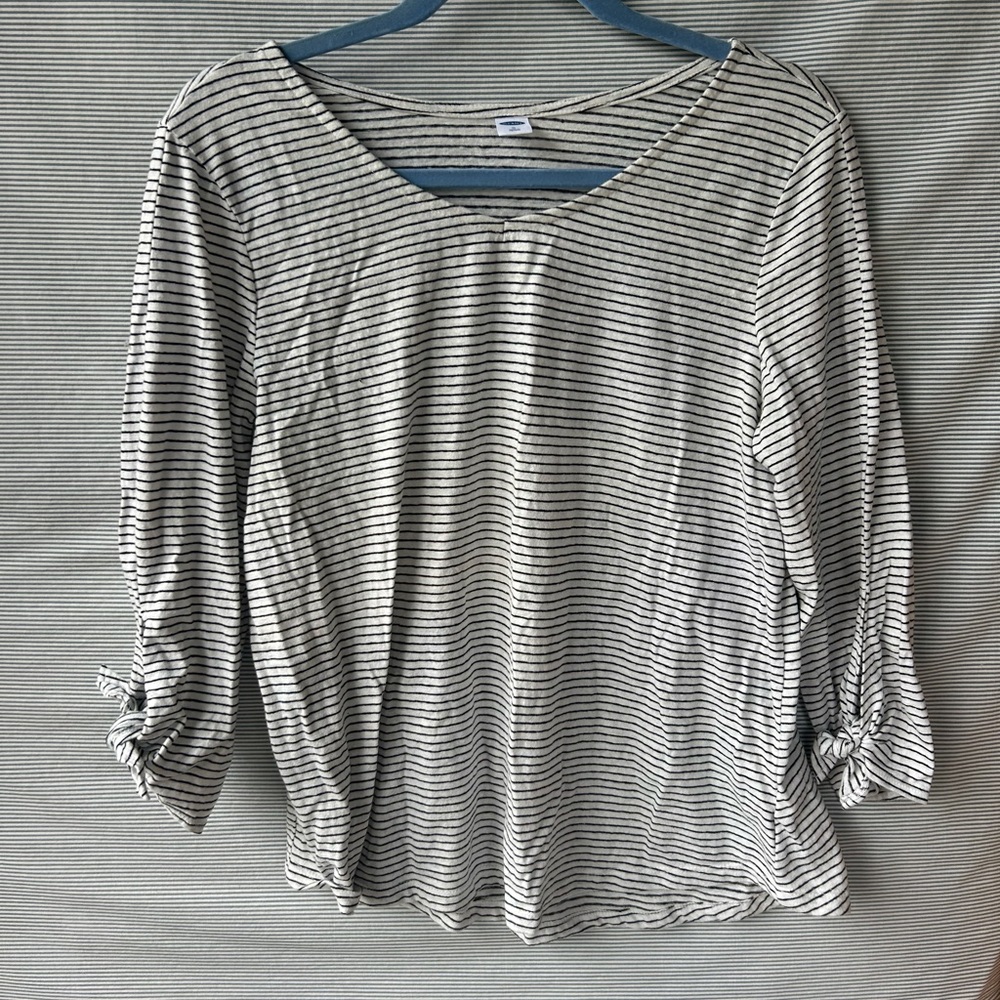Old Navy Black and White Striped Long Sleeve Top